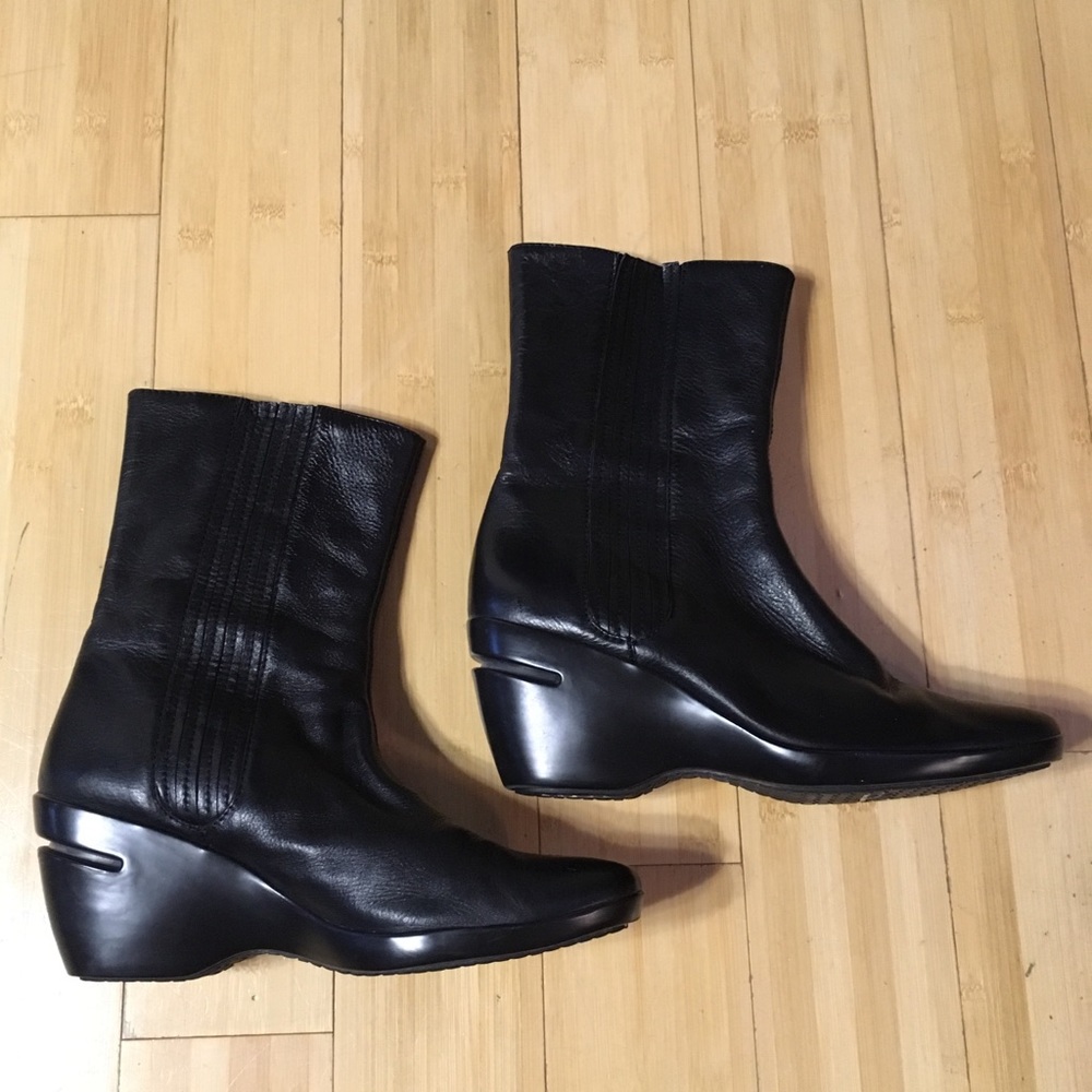 Cole haan Nike air black wedge ankle boots sz 10b